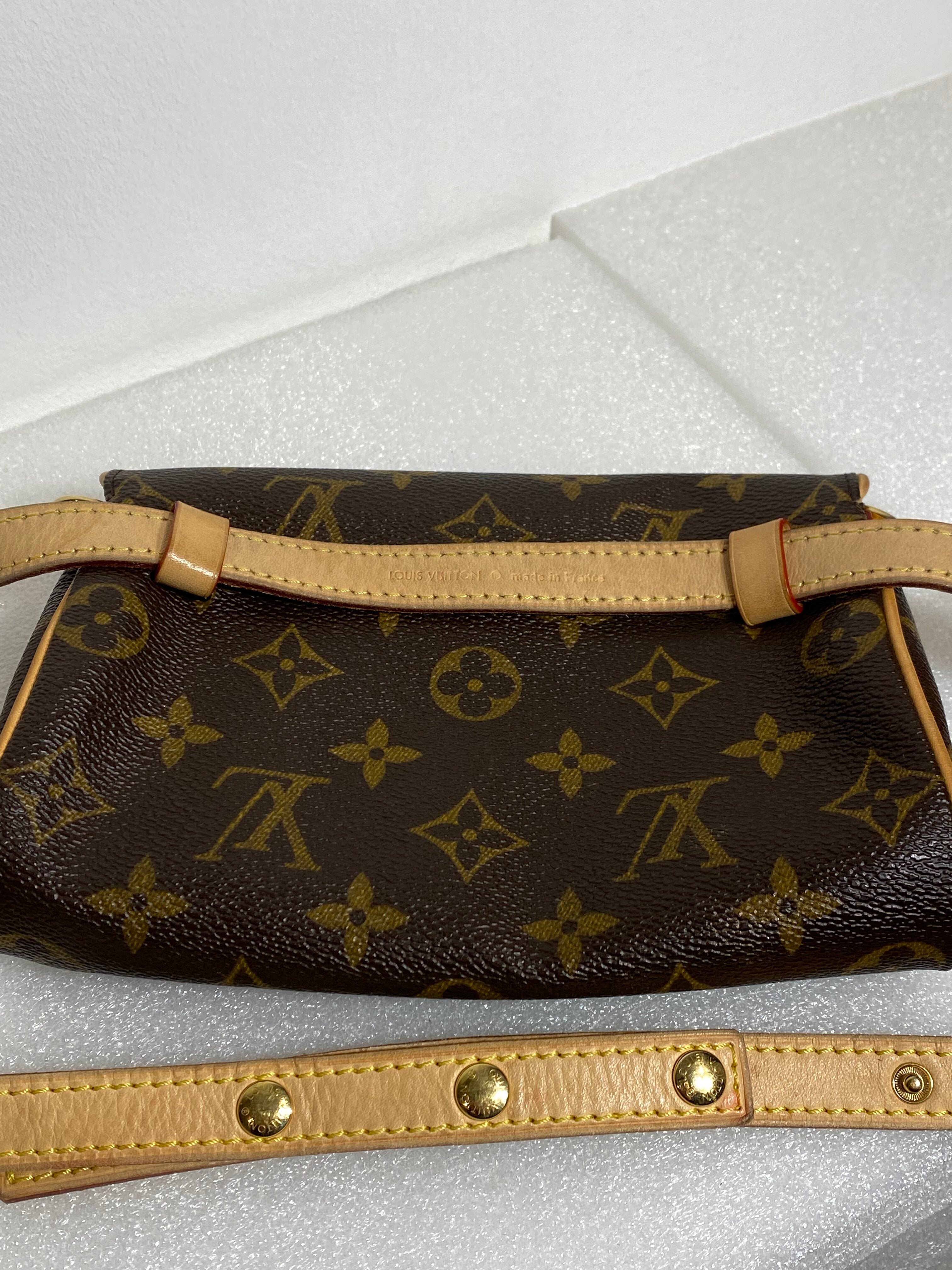 Louis Vuitton Toile Monogram Clutch 2010